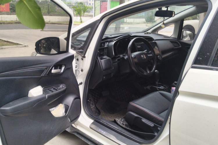 Used Honda Fit 2018 1.5L CVT Comfort Sunroof Version Driver Seat