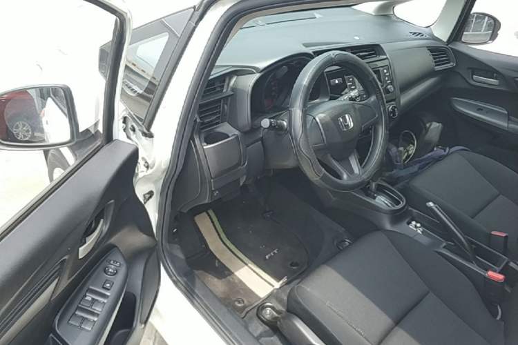 Used Honda Fit 2018 1.5L CVT Comfort Sunroof Version Driver Seat