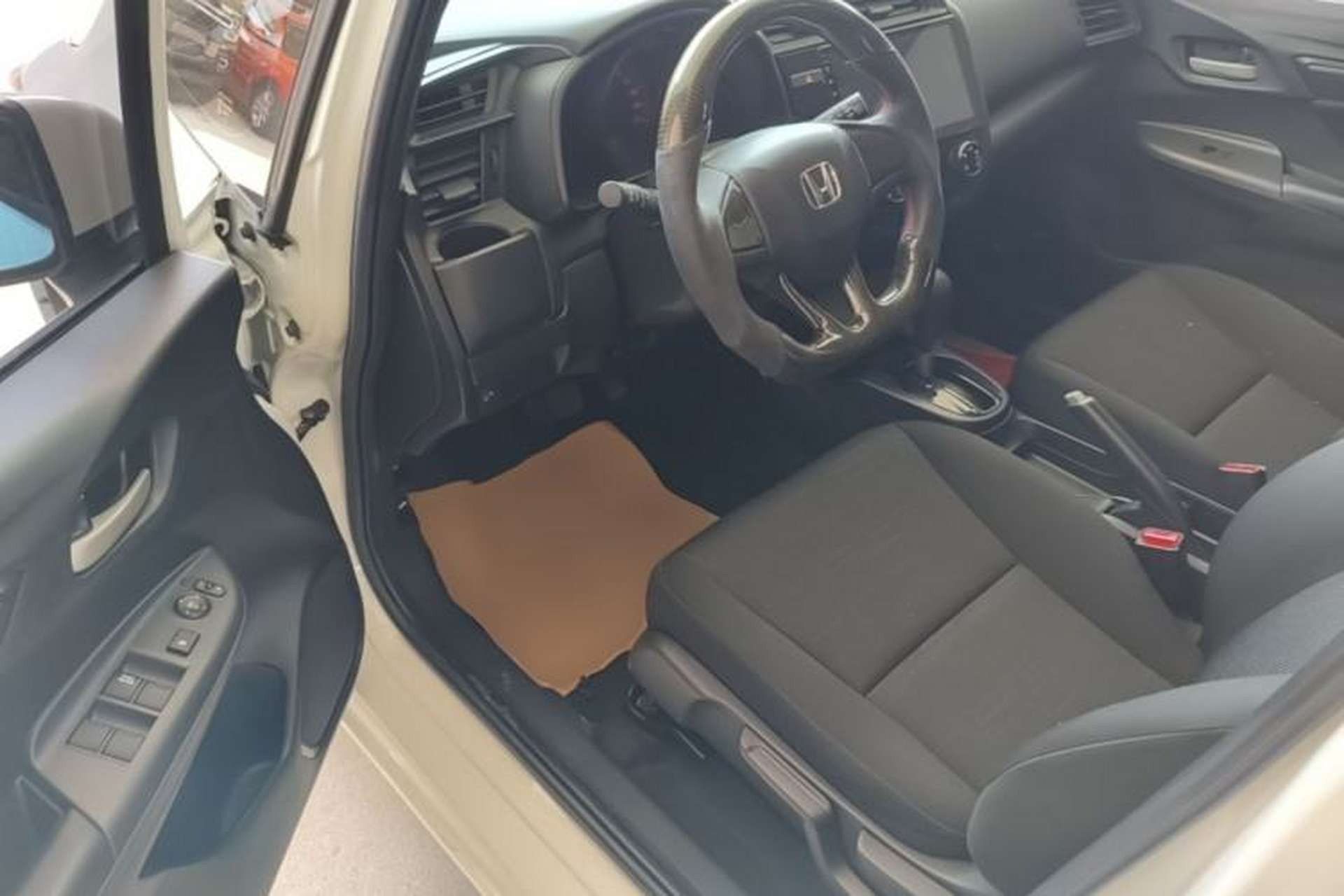 Used Honda Fit 2018 1.5L CVT Comfort Sunroof Version Driver Seat