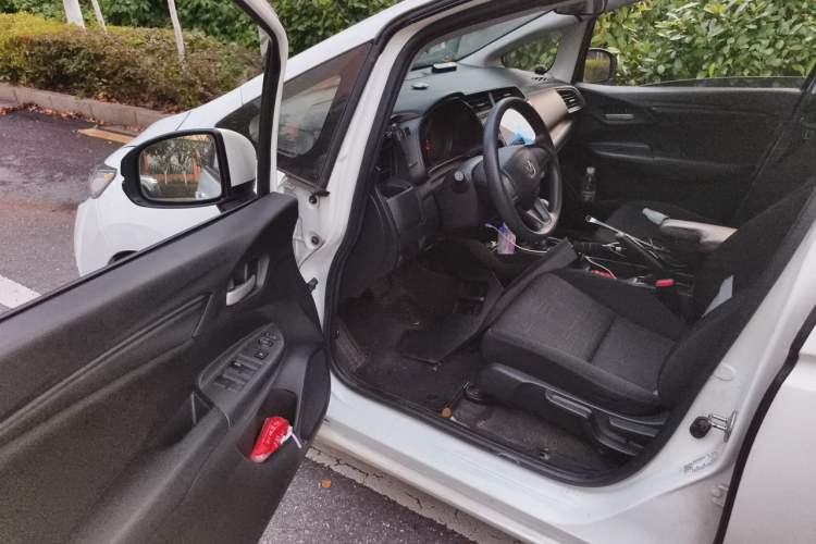 Used Honda Fit 2018 1.5L CVT Comfort Sunroof Version Driver Seat