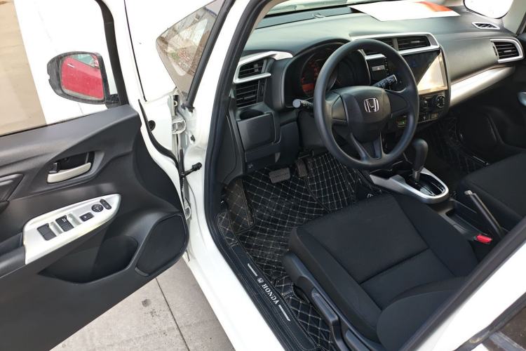 Used Honda Fit 2018 1.5L CVT Comfort Sunroof Version Driver Seat