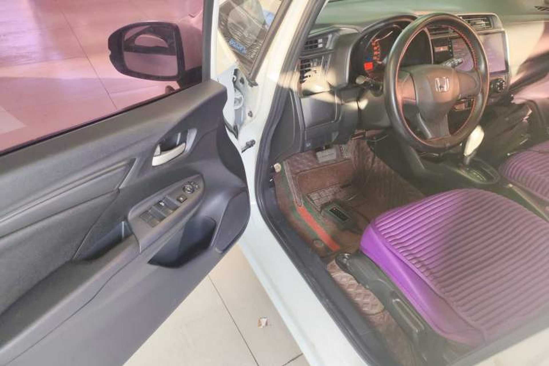 Used Honda Fit 2018 1.5L CVT Comfort Sunroof Version Driver Seat