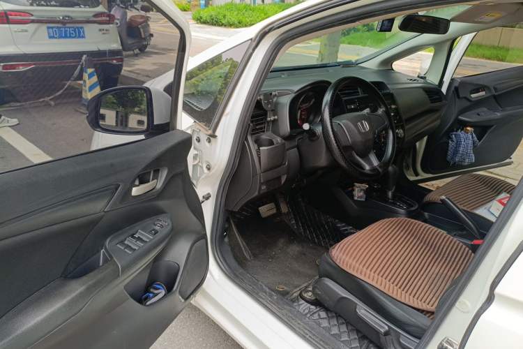 Used Honda Fit 2018 1.5L CVT Comfort Sunroof Version Driver Seat