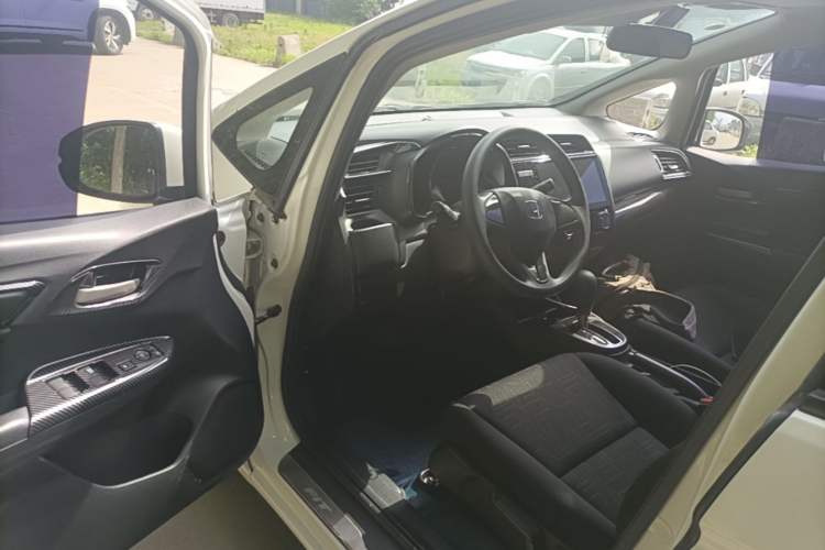 Used Honda Fit 2018 1.5L CVT Comfort Sunroof Version Driver Seat