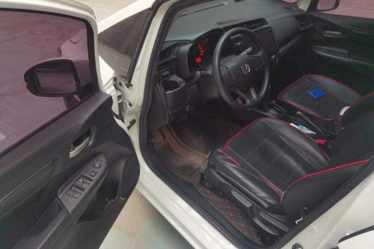 Used Honda Fit 2018 1.5L CVT Comfort Sunroof Version Driver Seat