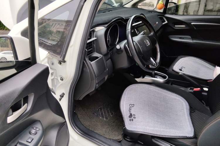 Used Honda Fit 2018 1.5L CVT Trendy Run+ Edition Driver Seat