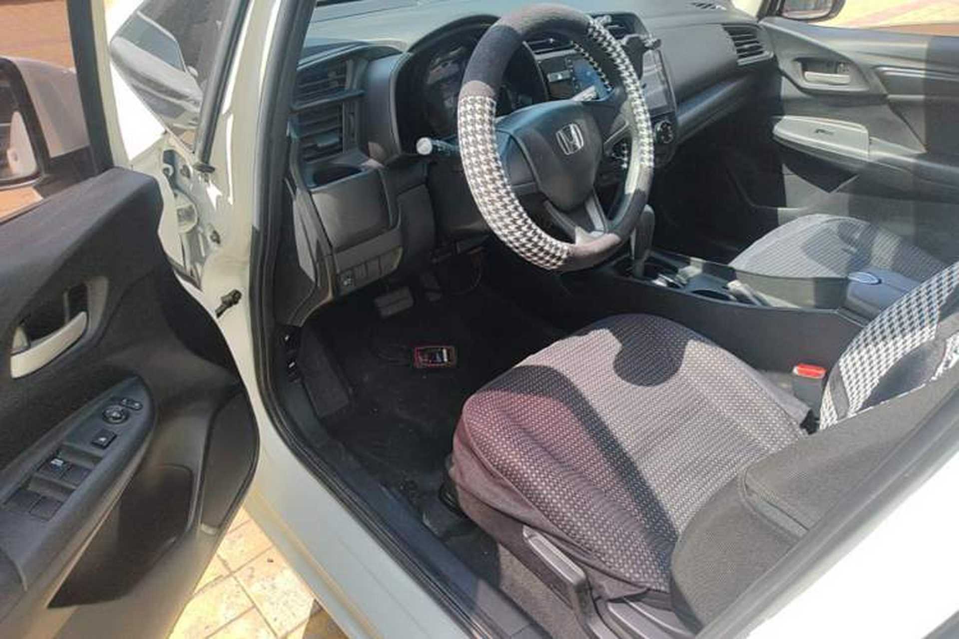 Used Honda Fit 2018 1.5L CVT Comfort Sunroof Version Driver Seat