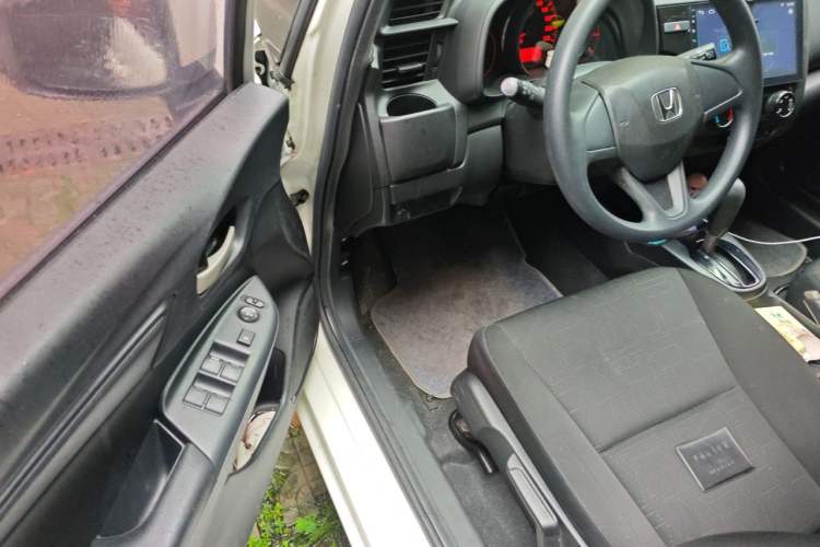 Used Honda Fit 2018 1.5L CVT Comfort Sunroof Version Driver Seat