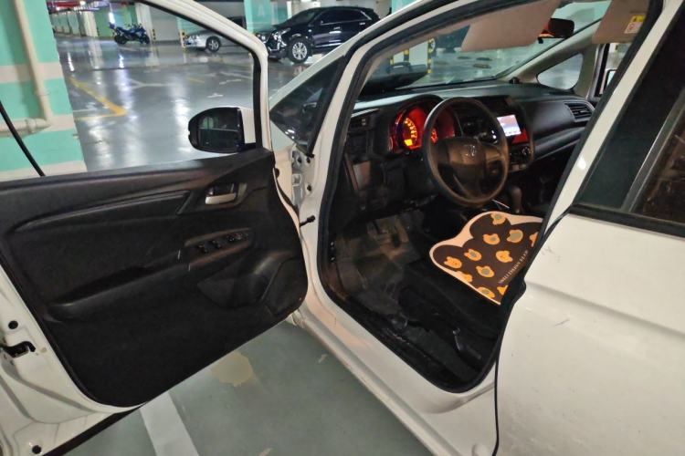 Used Honda Fit 2018 1.5L CVT Comfort Sunroof Version Driver Seat