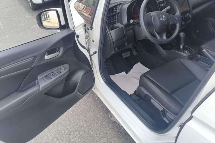 Used Honda Fit 2018 1.5L CVT Comfort Sunroof Version Driver Seat