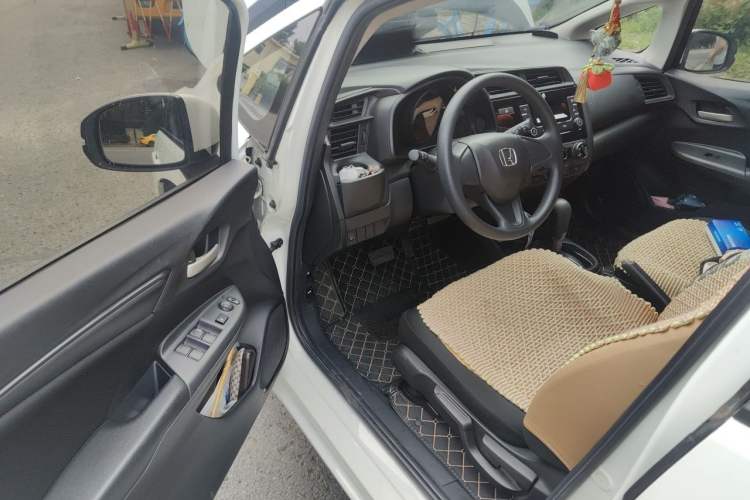 Used Honda Fit 2018 1.5L CVT Comfort Sunroof Version Driver Seat