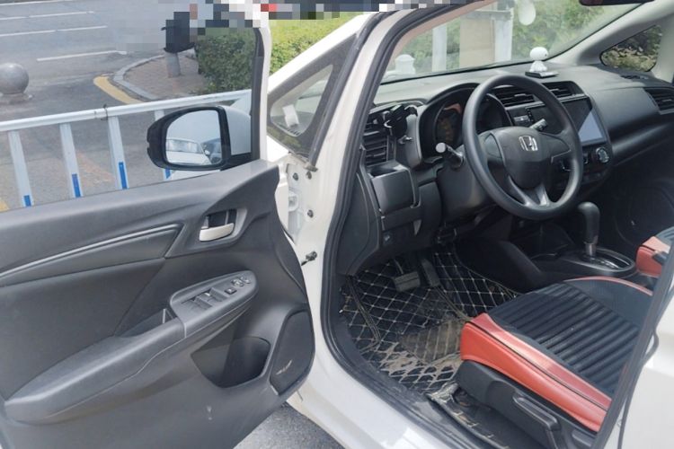 Used Honda Fit 2018 1.5L CVT Comfort Sunroof Version Driver Seat