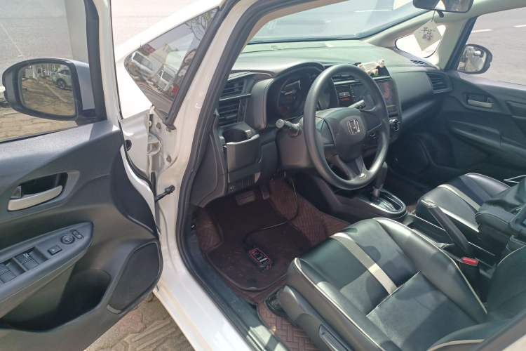 Used Honda Fit 2018 1.5L CVT Comfort Sunroof Version Driver Seat