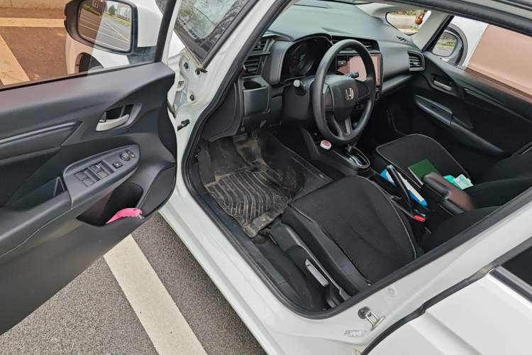 Used Honda Fit 2018 1.5L CVT Comfort Sunroof Version Driver Seat