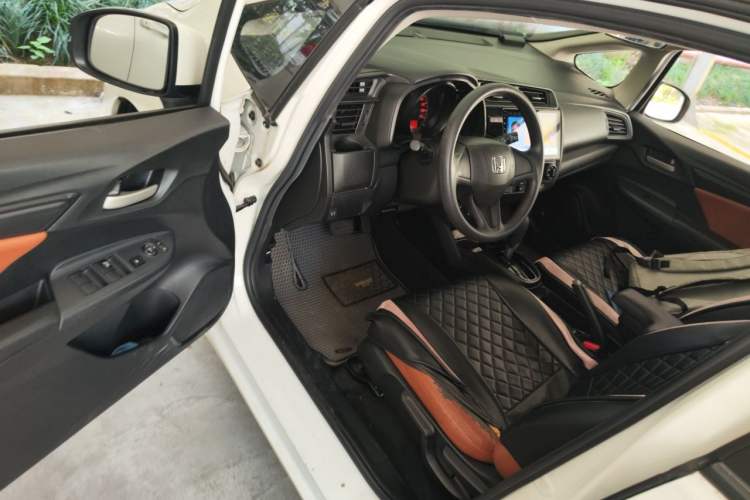 Used Honda Fit 2018 1.5L CVT Comfort Sunroof Version Driver Seat