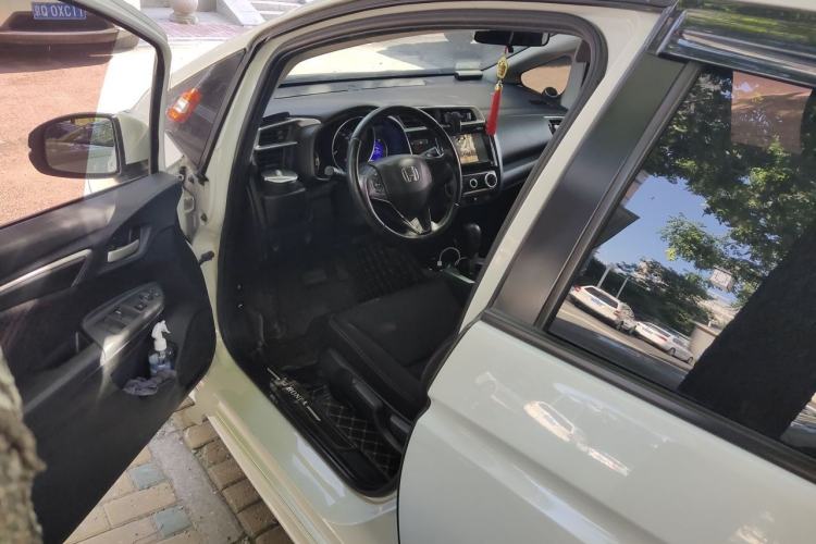 Used Honda Fit 2018 1.5L CVT Trendy Run+ Edition Driver Seat