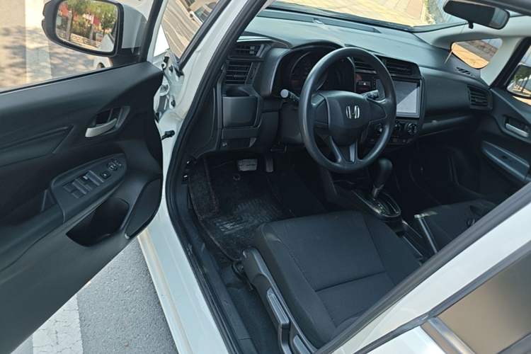 Used Honda Fit 2018 1.5L CVT Comfort Sunroof Version Driver Seat
