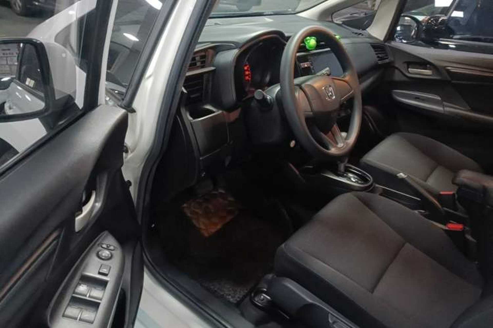 Used Honda Fit 2018 1.5L CVT Comfort Sunroof Version Driver Seat