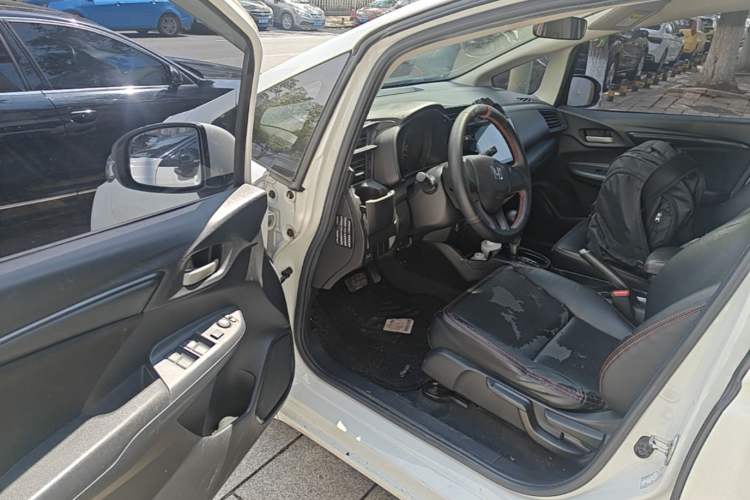 Used Honda Fit 2018 1.5L CVT Comfort Version Driver Seat
