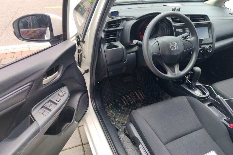 Used Honda Fit 2018 1.5L CVT Comfort Sunroof Version Driver Seat