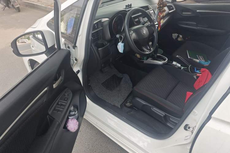 Used Honda Fit 2018 1.5L CVT Trendy Sports Edition Driver Seat