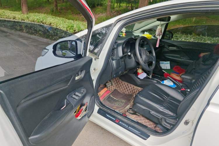 Used Honda Fit 2018 1.5L CVT Comfort Sunroof Version Driver Seat