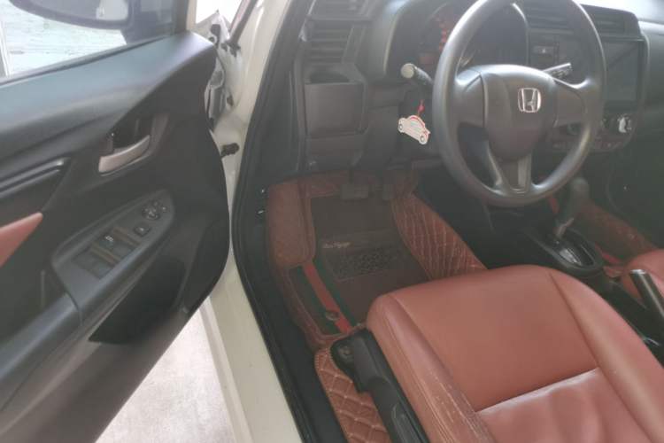 Used Honda Fit 2018 1.5L CVT Comfort Sunroof Version Driver Seat