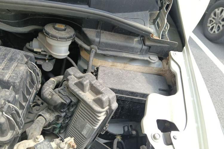 Used Honda Fit 2018 1.5L Manual Comfort Version Engine Bay Left
