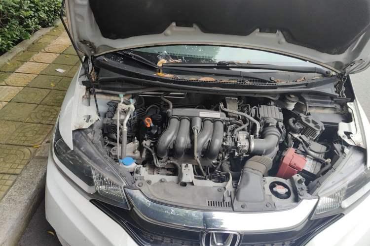 Used Honda Fit 2018 1.5L Manual Comfort Version Engine Bay Right