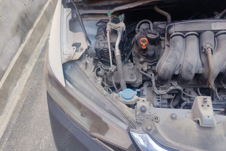 Used Honda Fit 2018 1.5L Manual Comfort Version Engine Bay Right