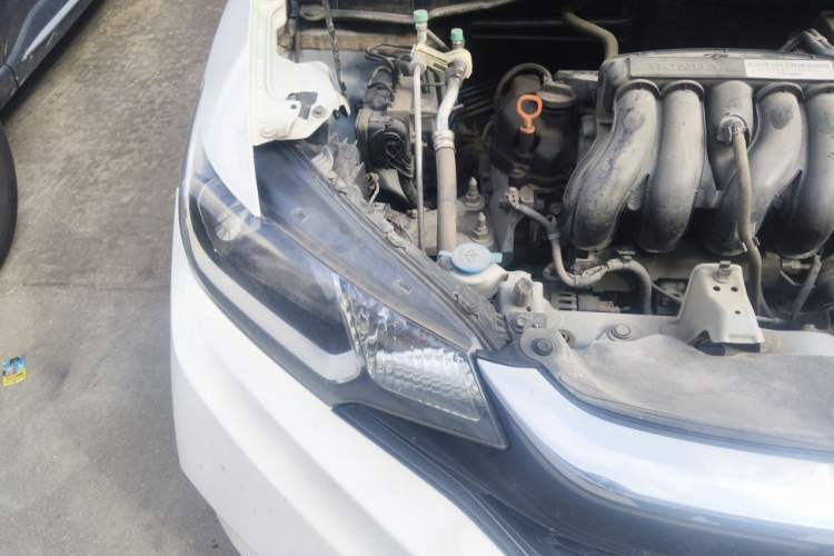 Used Honda Fit 2018 1.5L Manual Comfort Version Engine Bay Right