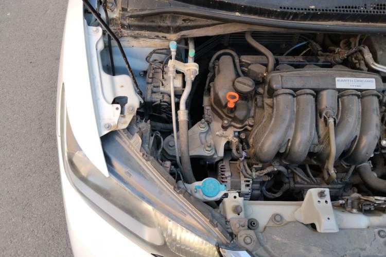 Used Honda Fit 2018 1.5L Manual Comfort Version Engine Bay Right