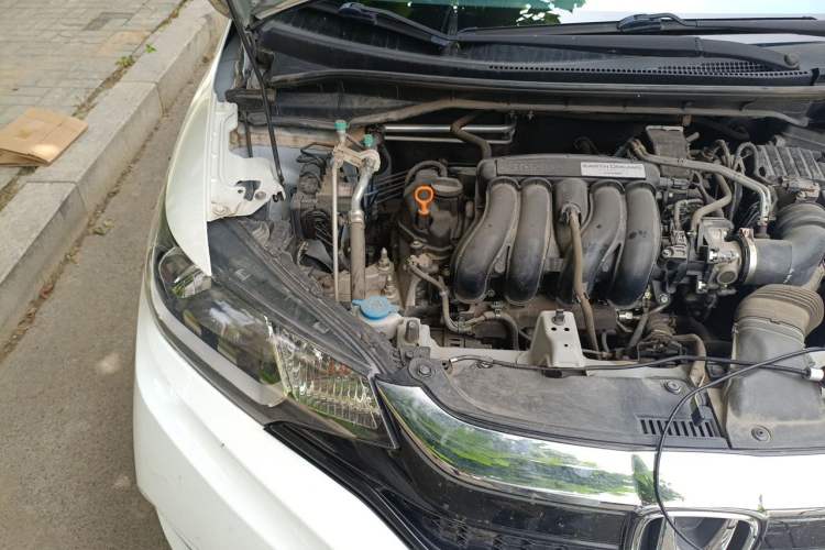 Used Honda Fit 2018 1.5L CVT Comfort Sunroof Version Engine Bay Right