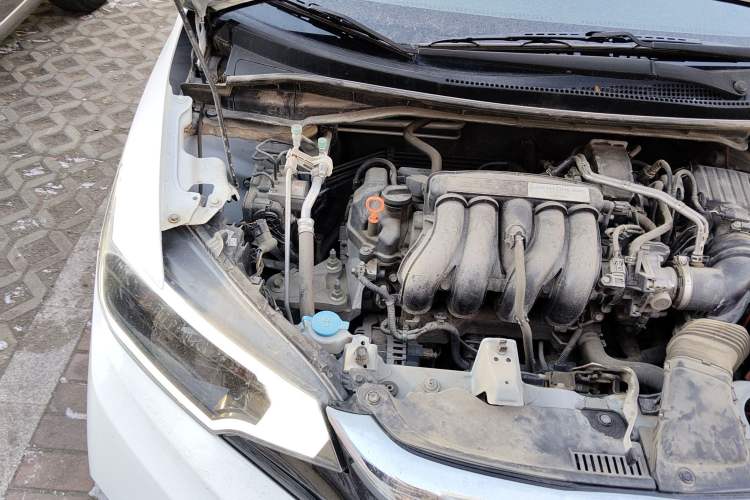Used Honda Fit 2018 1.5L Manual Comfort Version Engine Bay Right