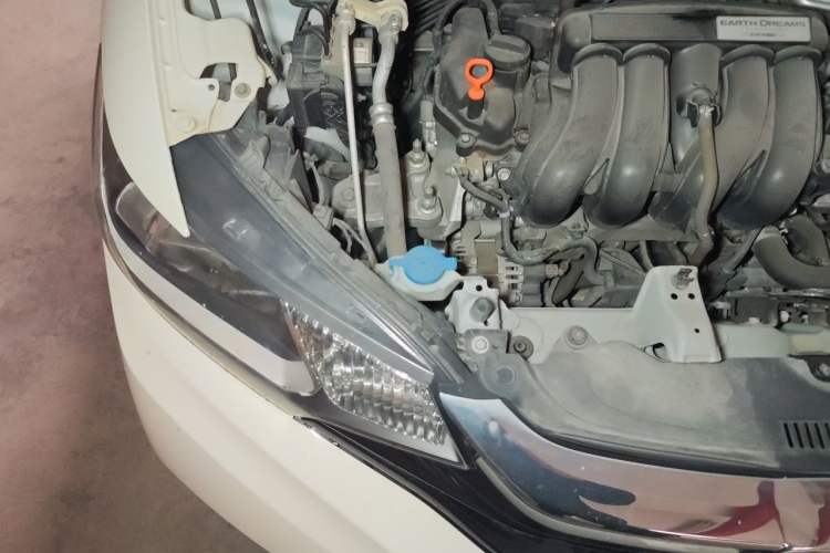 Used Honda Fit 2018 1.5L CVT Comfort Sunroof Version Engine Bay Right