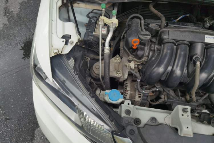 Used Honda Fit 2018 1.5L Manual Comfort Version Engine Bay Right