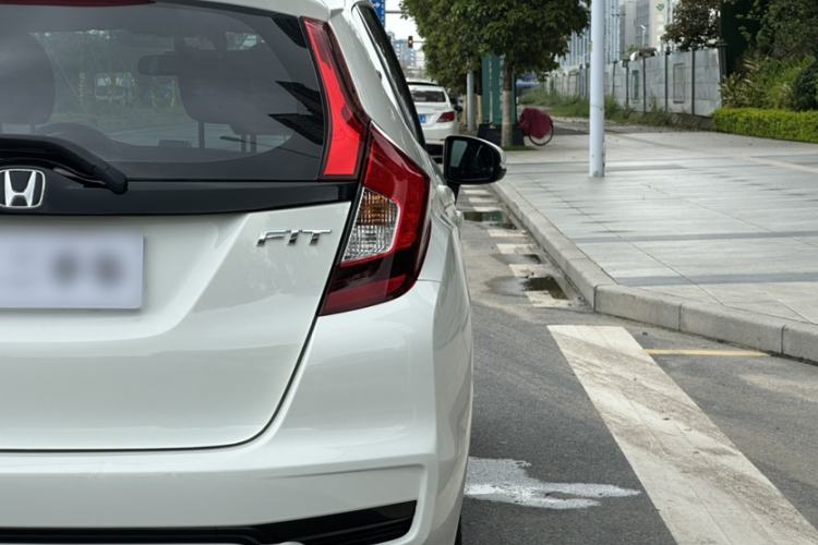 Used Honda Fit 2018 1.5L CVT Comfort Sunroof Version Exterior 1