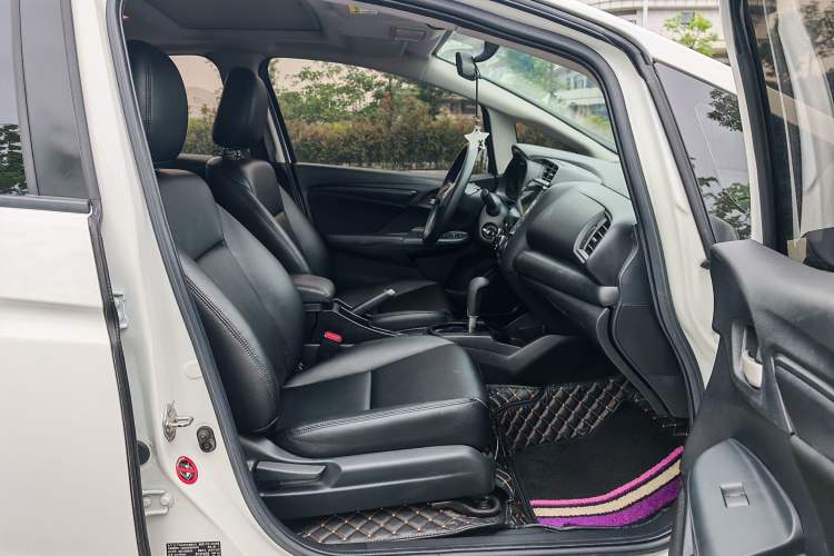 Used Honda Fit 2018 1.5L CVT Comfort Sunroof Version Exterior 10