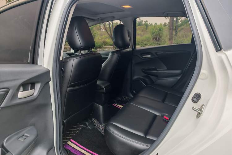 Used Honda Fit 2018 1.5L CVT Comfort Sunroof Version Exterior 12