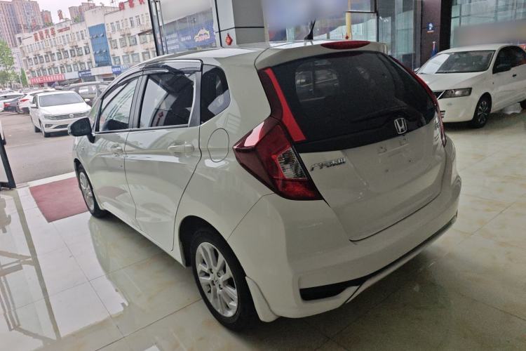 Used Honda Fit 2018 1.5L CVT Comfort Sunroof Version Exterior 2