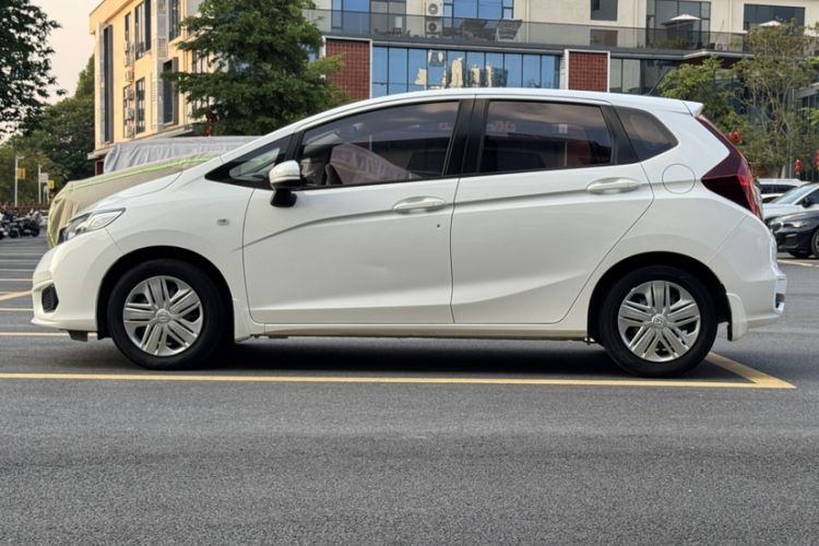Used Honda Fit 2018 1.5L CVT Comfort Version Exterior 2