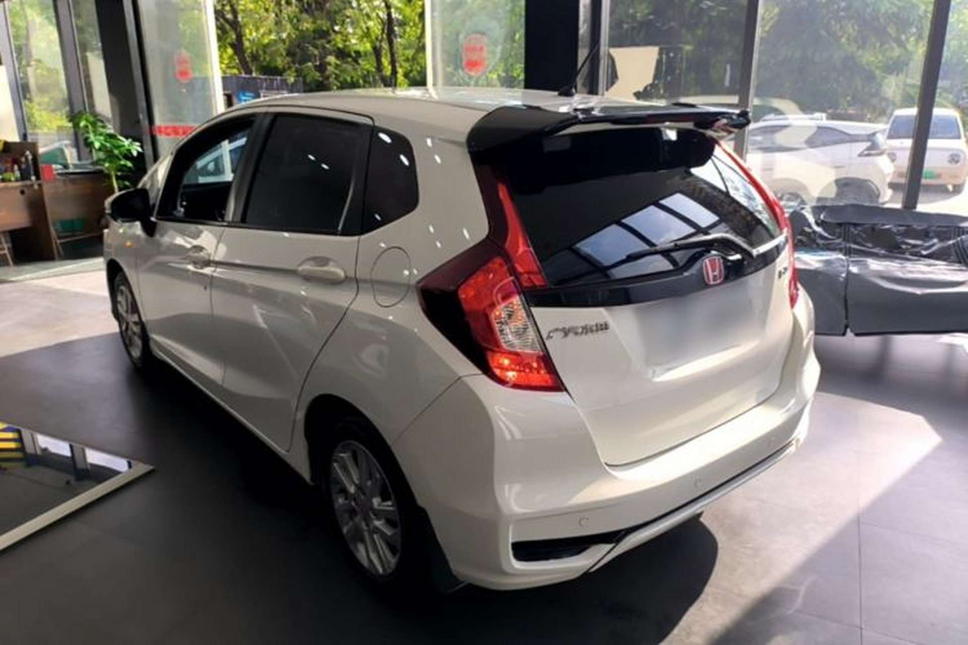 Used Honda Fit 2018 1.5L CVT Comfort Sunroof Version Exterior 2