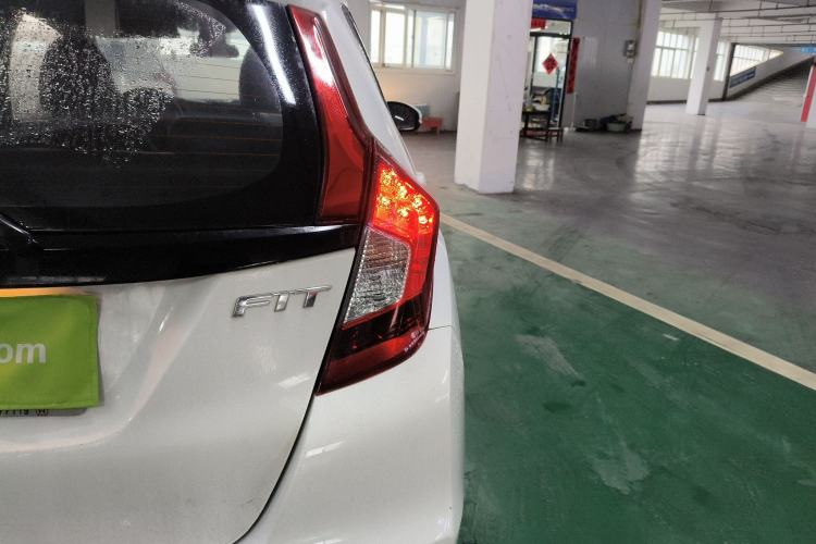 Used Honda Fit 2018 1.5L CVT Comfort Version Exterior 3