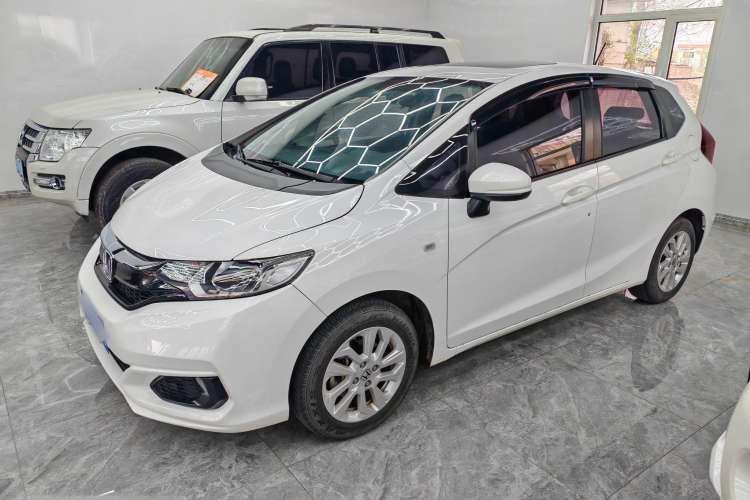 Used Honda Fit 2018 1.5L CVT Comfort Sunroof Version Exterior 3