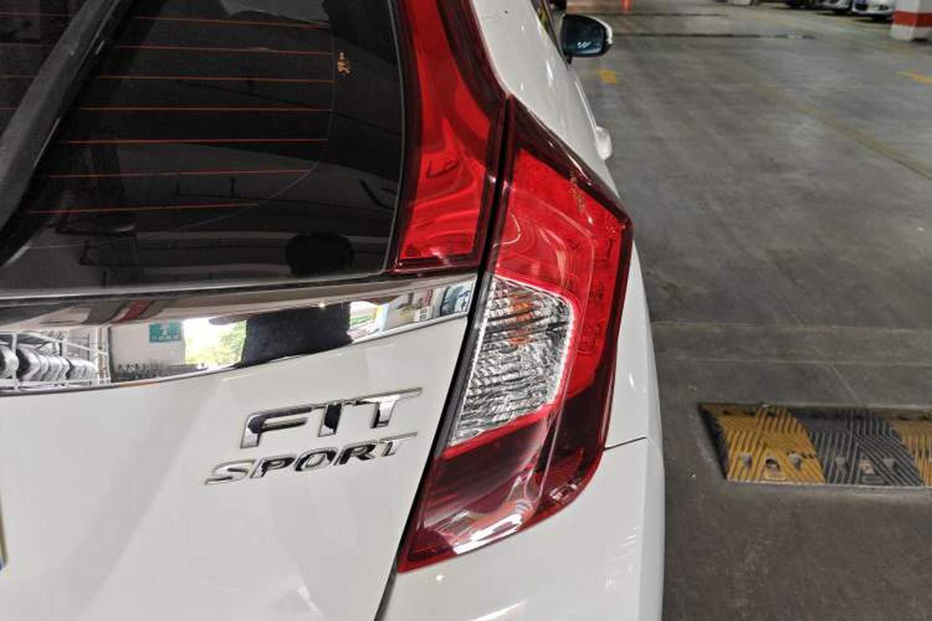 Used Honda Fit 2018 1.5L CVT Trendy Sports Edition Exterior 3