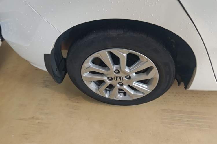 Used Honda Fit 2018 1.5L CVT Comfort Sunroof Version Exterior 3