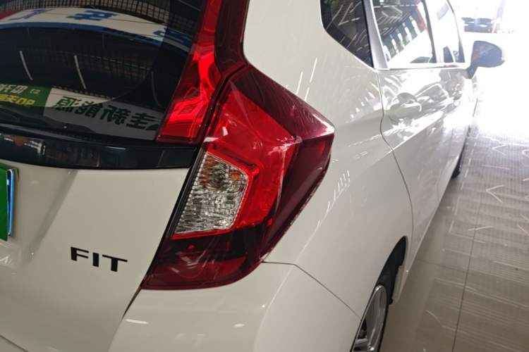 Used Honda Fit 2018 1.5L CVT Comfort Version Exterior 3