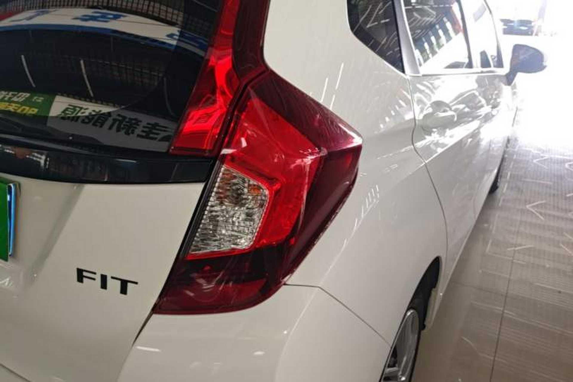 Used Honda Fit 2018 1.5L CVT Comfort Version Exterior 3