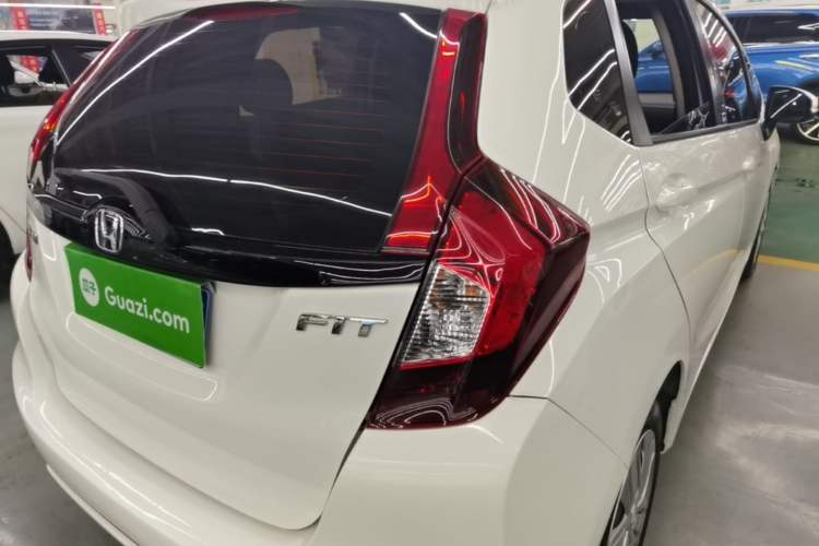 Used Honda Fit 2018 1.5L CVT Comfort Version Exterior 3
