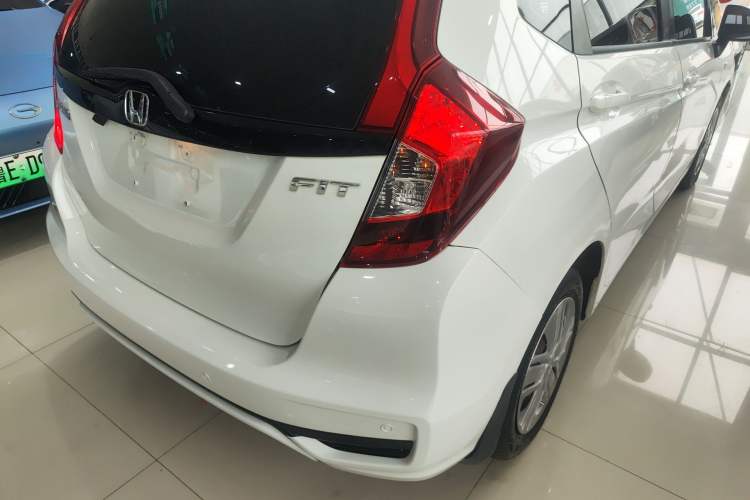Used Honda Fit 2018 1.5L CVT Comfort Version Exterior 3